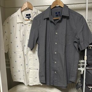 Men's Gray Button-Up Shirt